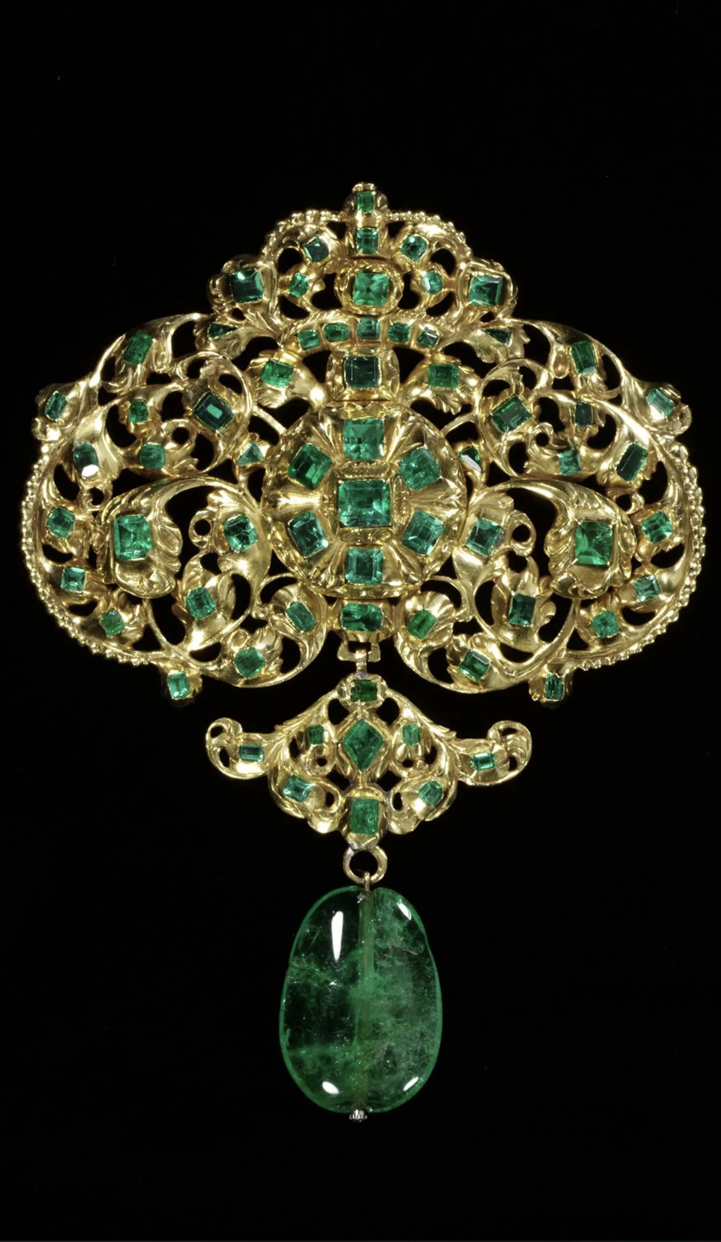 Spanish Emerald Pendant, c.1680-1700, Source - The Victoria and Albert Museum