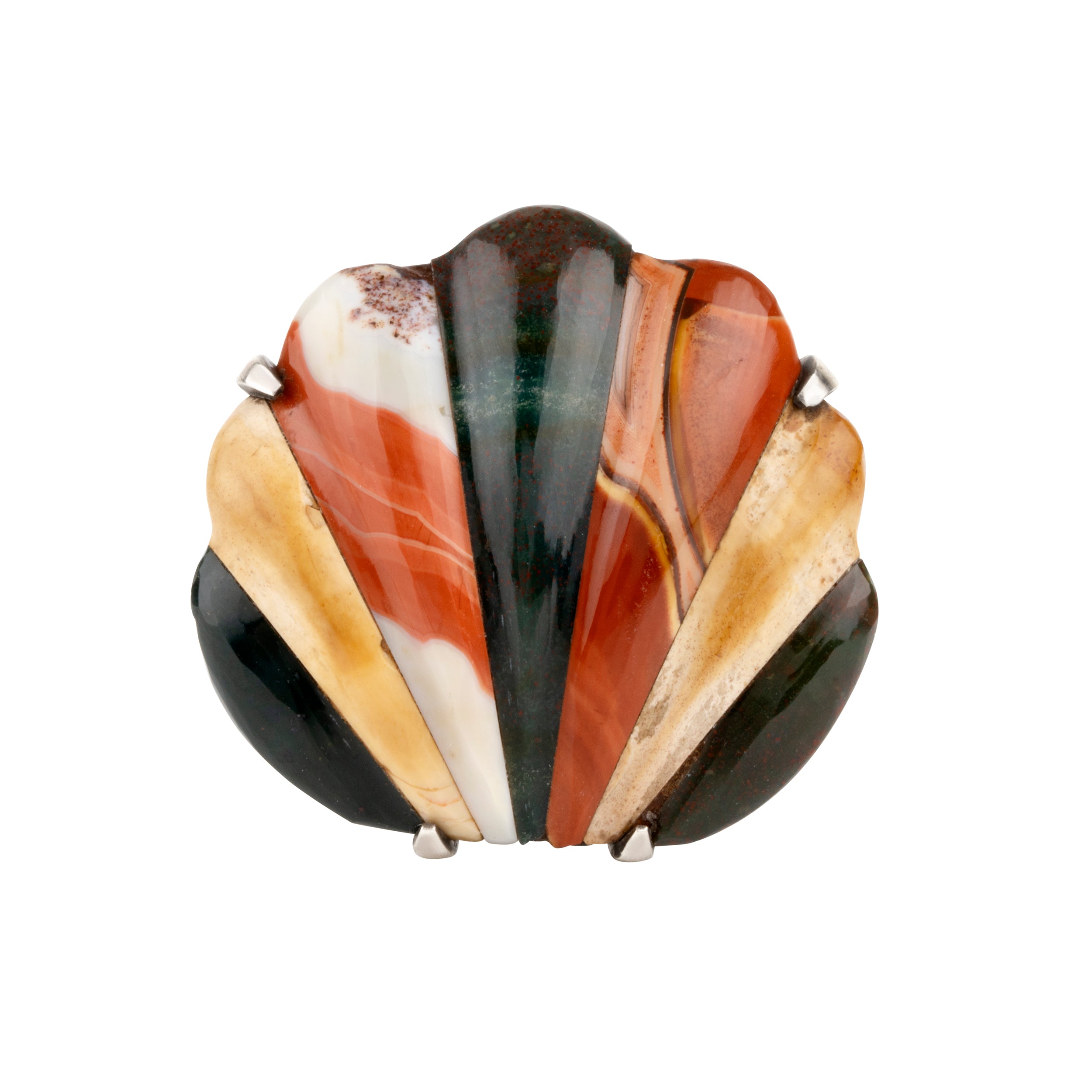 Scottish specimen agate scallop shell brooch, in silver. Scotland. Circa 1900.