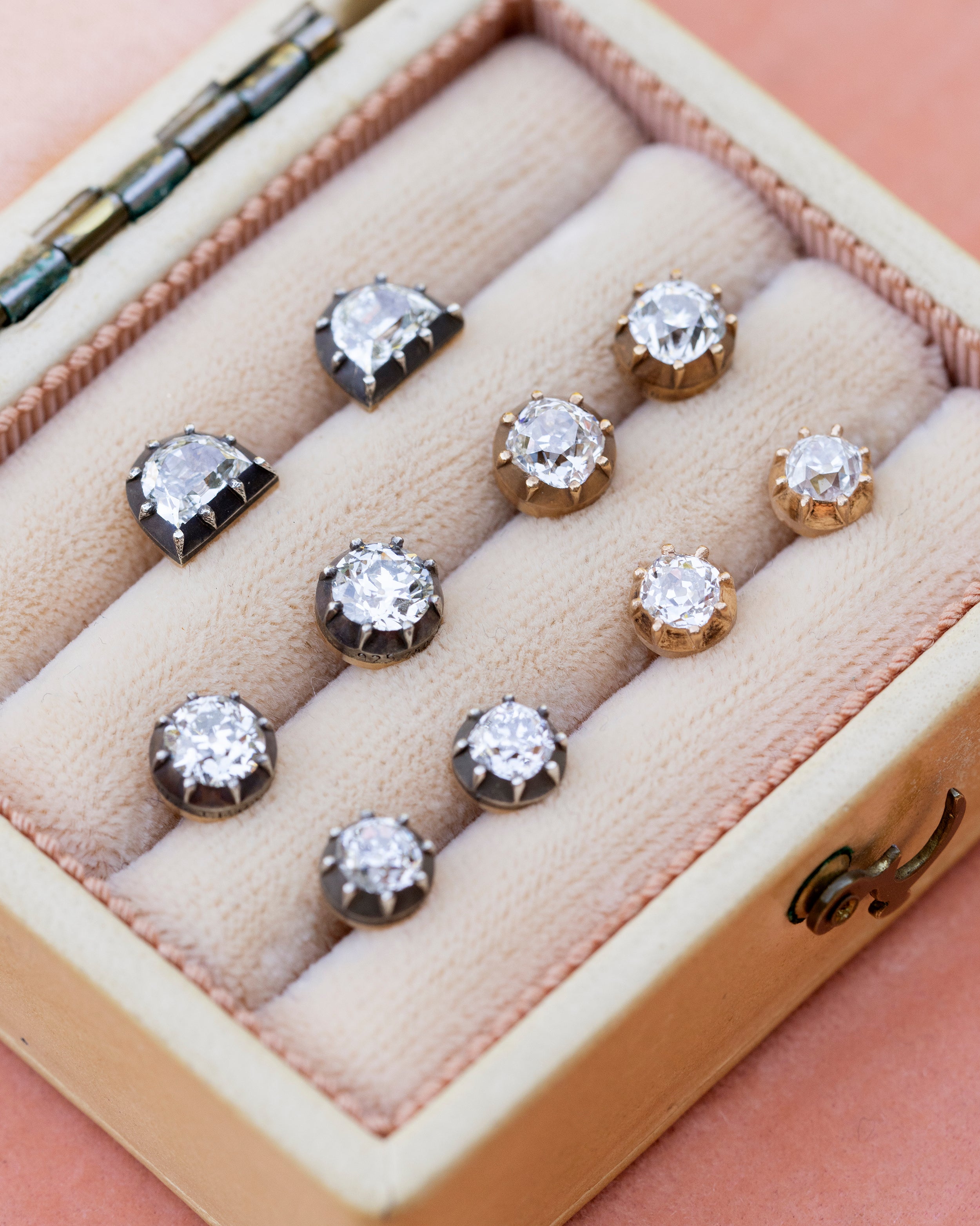 Photo of the collection of Bel & Bird Diamond diamond earrings
