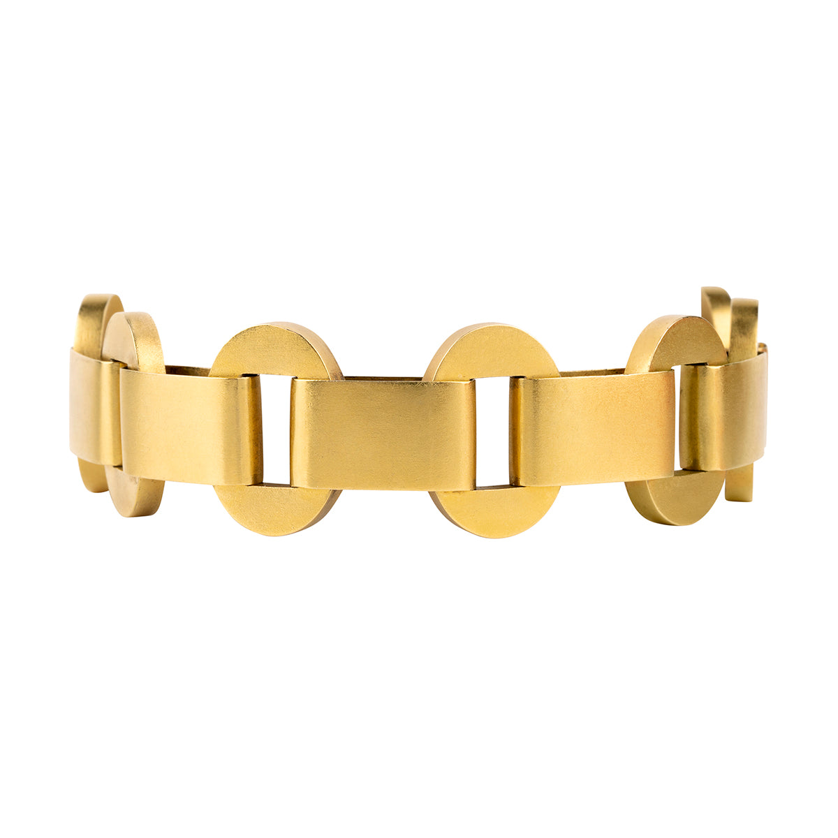 Victorian era gold chain bracelet with a bright bloomed finish in 18k yellow gold. Hollow links in a bold design form the chain. England. Circa 1880. Front view.