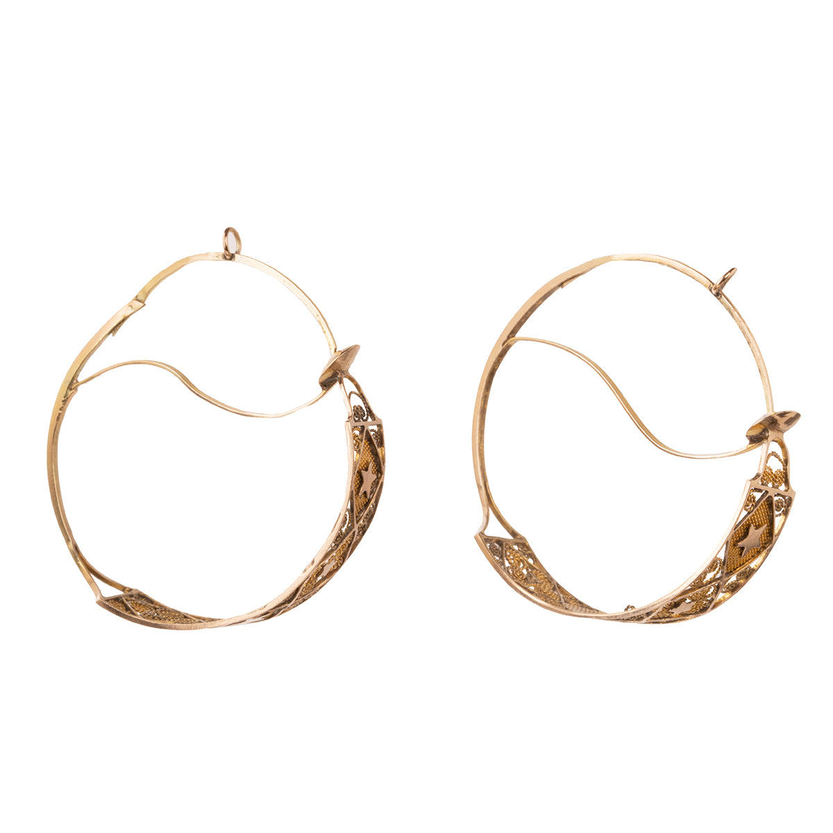 18th Century era gold poissarde earrings with star details. The earwires go from back to front, typical of 18th century earrings. Italy. Circa 1800. Side view.