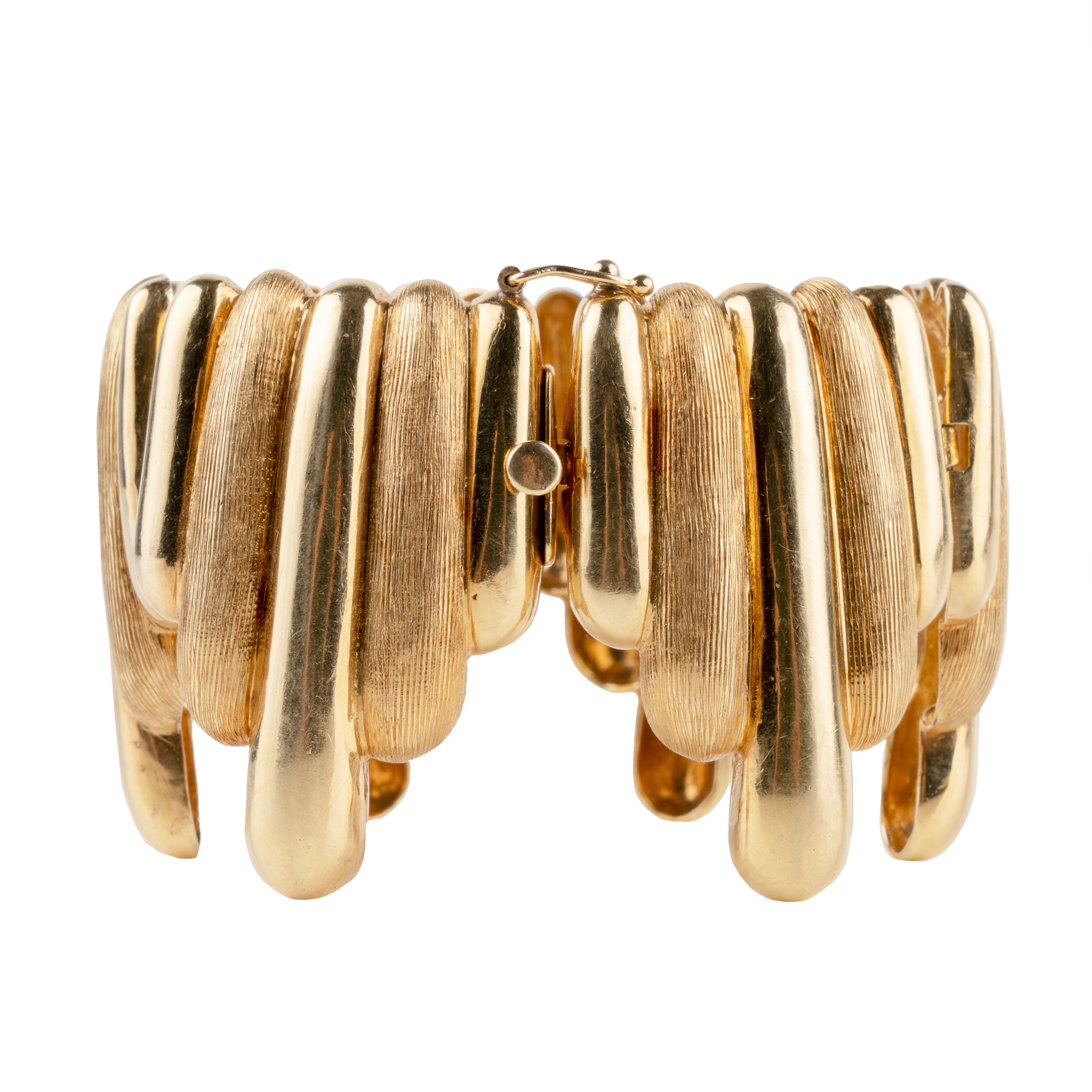 Vintage Gold Surrealist Bracelet. Striking 18k gold bracelet with a dripping motif. Signed by an Italian Maker. Mid 20th century.