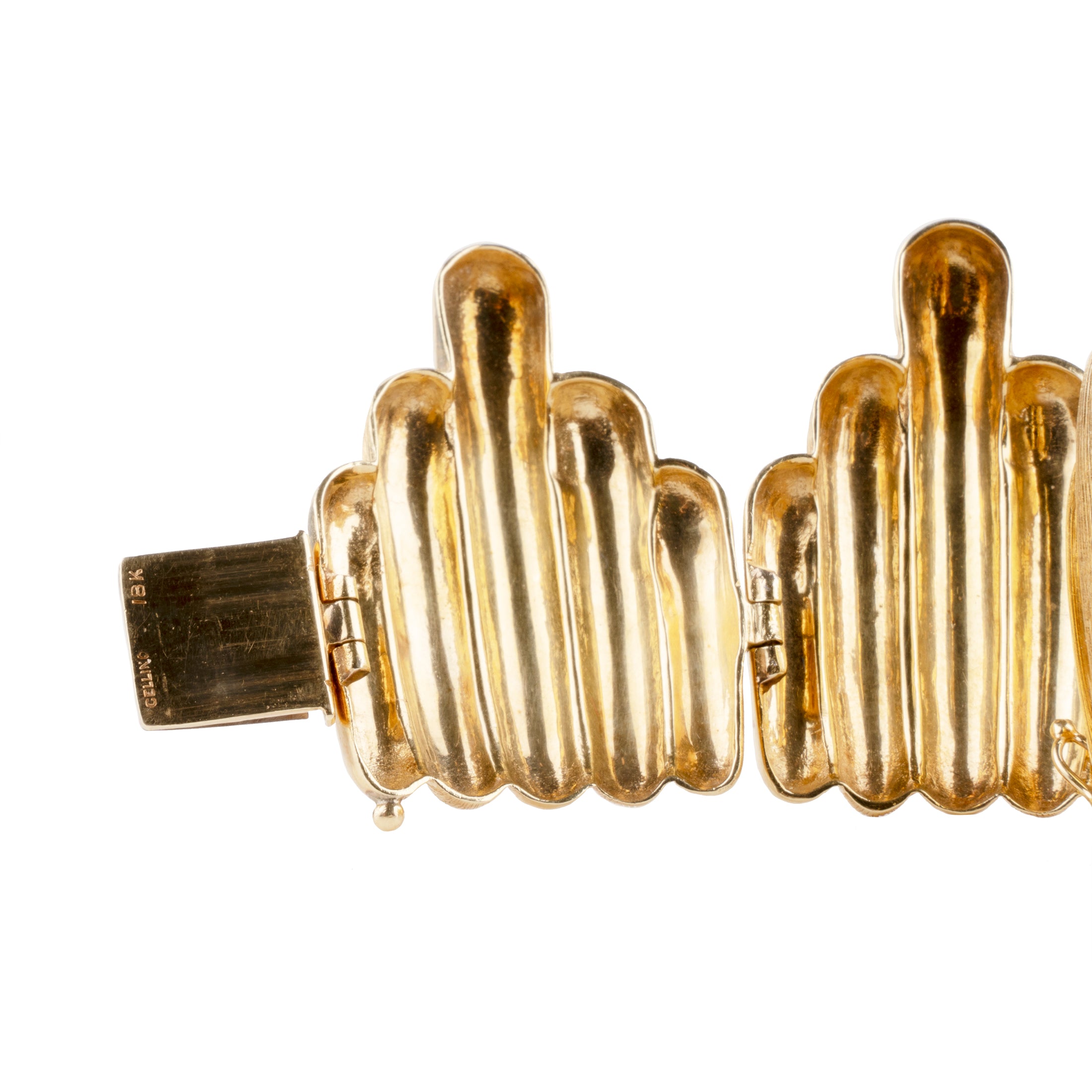 Vintage Gold Surrealist Bracelet. Striking 18k gold bracelet with a dripping motif. Signed by an Italian Maker. Mid 20th century. Details of the claps with the hallmarks.