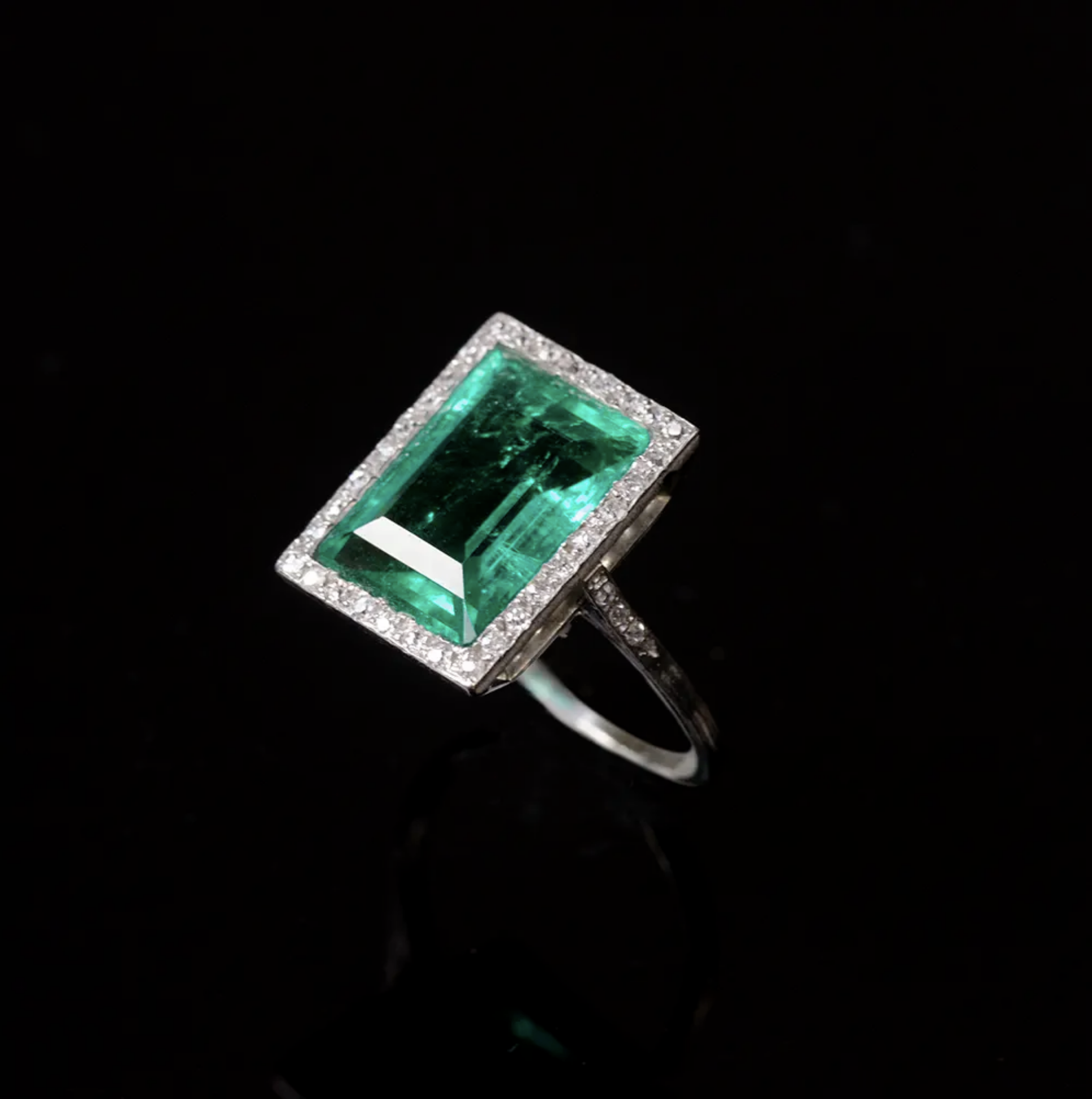 Art Deco Diamond and Emerald ring 