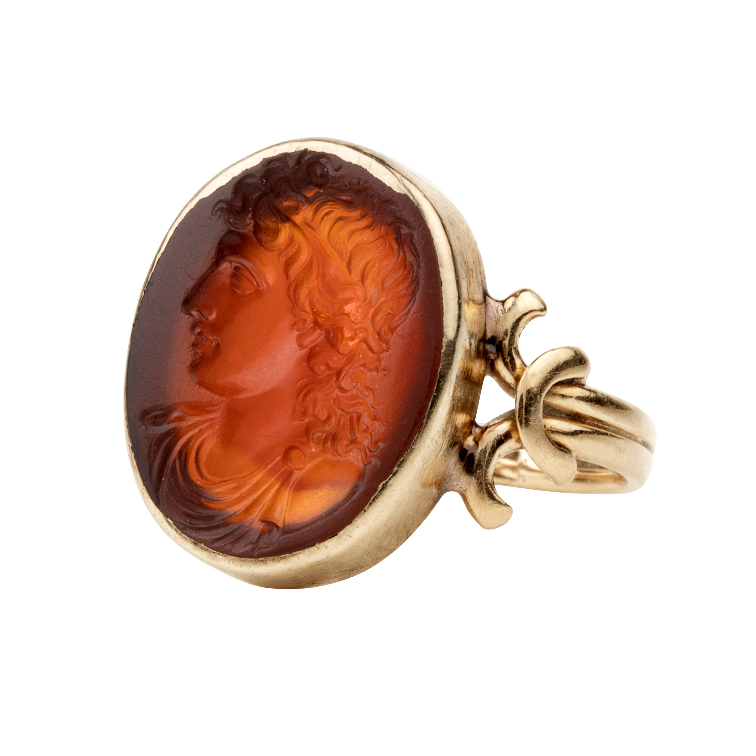 Early Victorian era signet ring featuring an Alexander the Great intaglio, in 15k gold. England. Circa 1830.