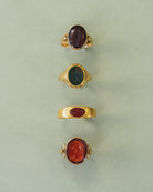 Set of antique hardstone carved intaglios rings in gold. 