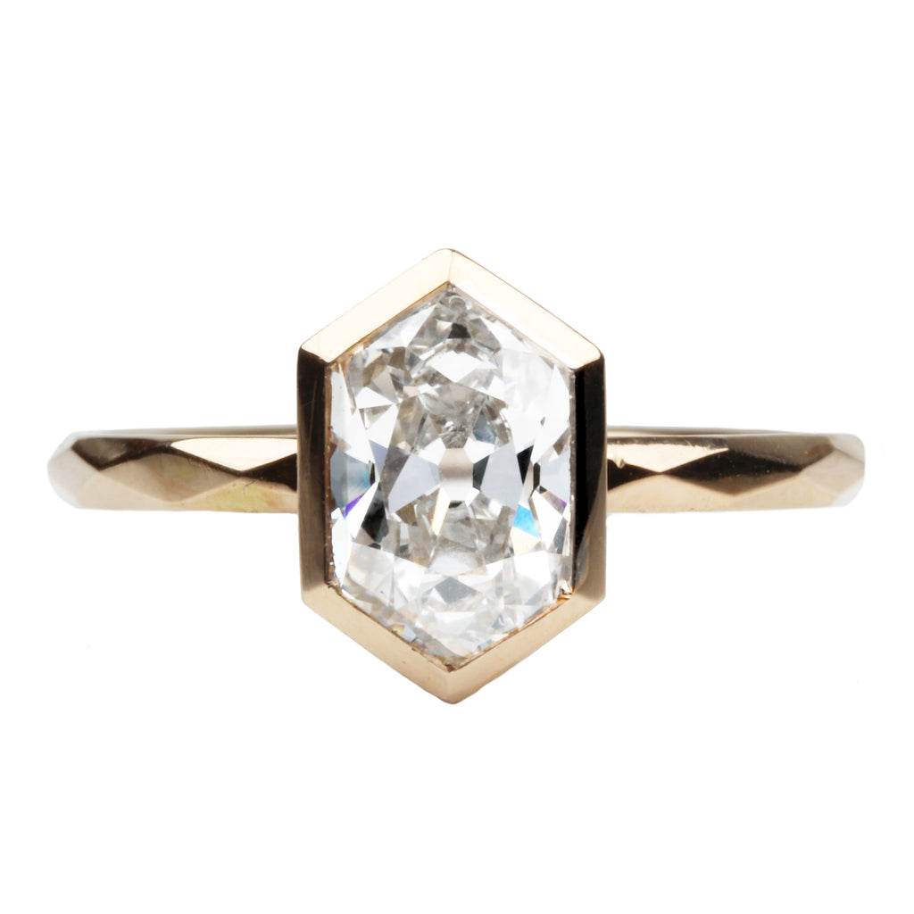 Hexagon Diamond Solitaire on Faceted Band